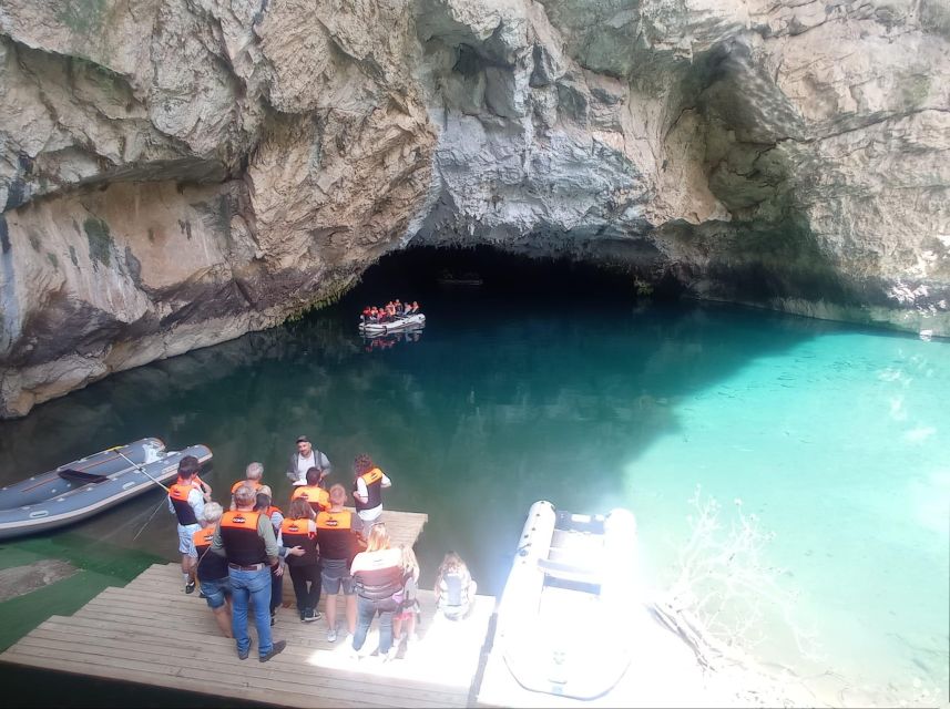 Altınbesik Cave & Ormana Village - Avasun Village walk and bay leaf picking