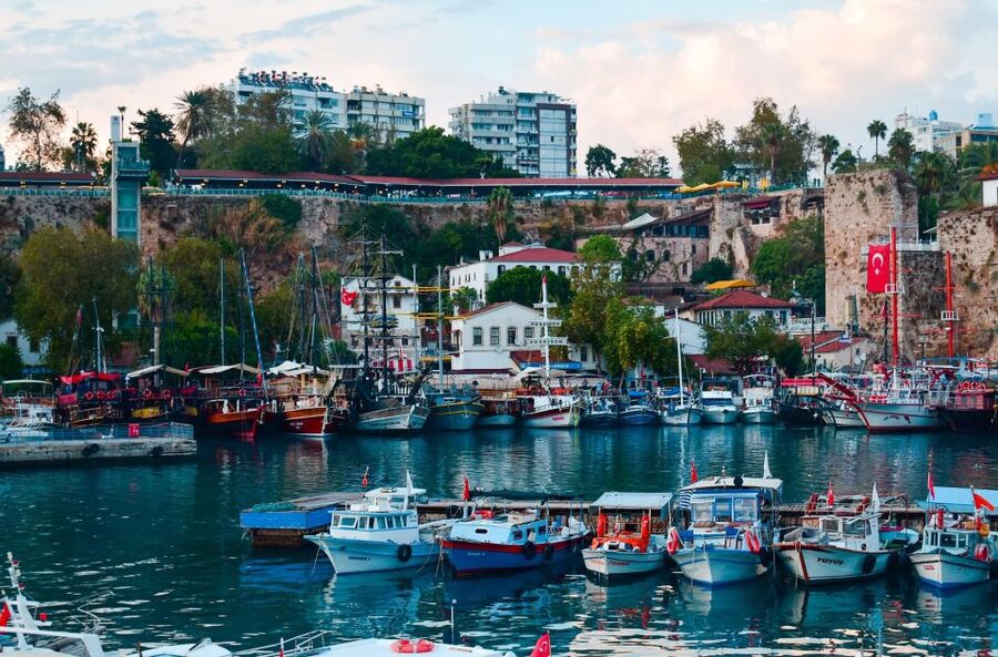 AmazingWalkingTour inAntalyaOldTown - Tea break: spice stories plus free tastings