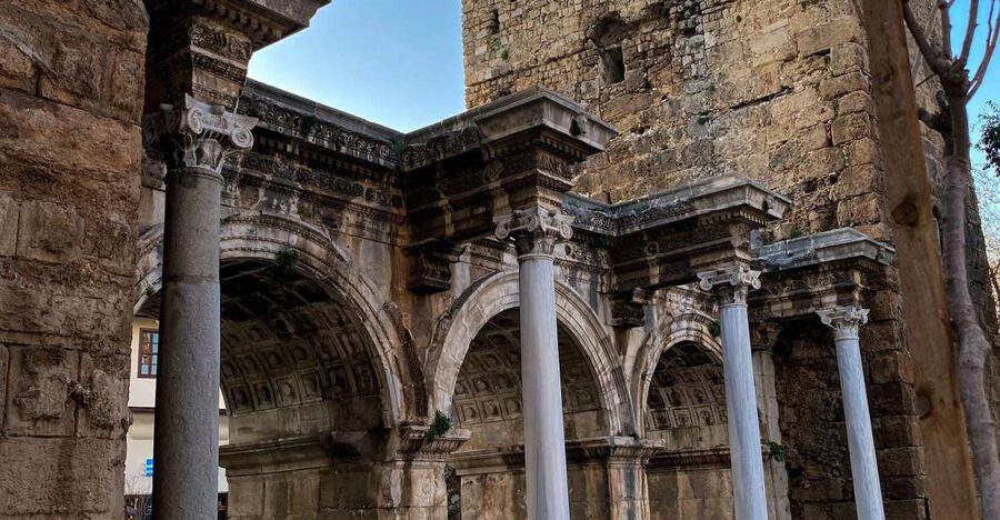 AmazingWalkingTour inAntalyaOldTown - Kesik Minaret and the viewpoint that fixes your orientation
