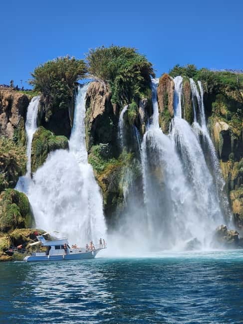 Antalya: 2-hourYachtTour toLowerDudenFalls with audioİnfo - Food, Shopping, and the Old Town Feeling Before and After