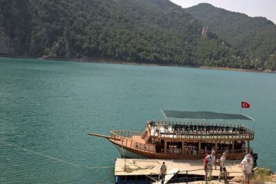 Green Canyon Boat Trip with Lunch and Drinks