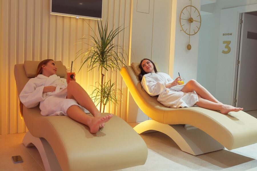 Antalya: Massage and Professional Skin Care Experience - The relaxation lounge: hot drink, Turkish delight, and downtime