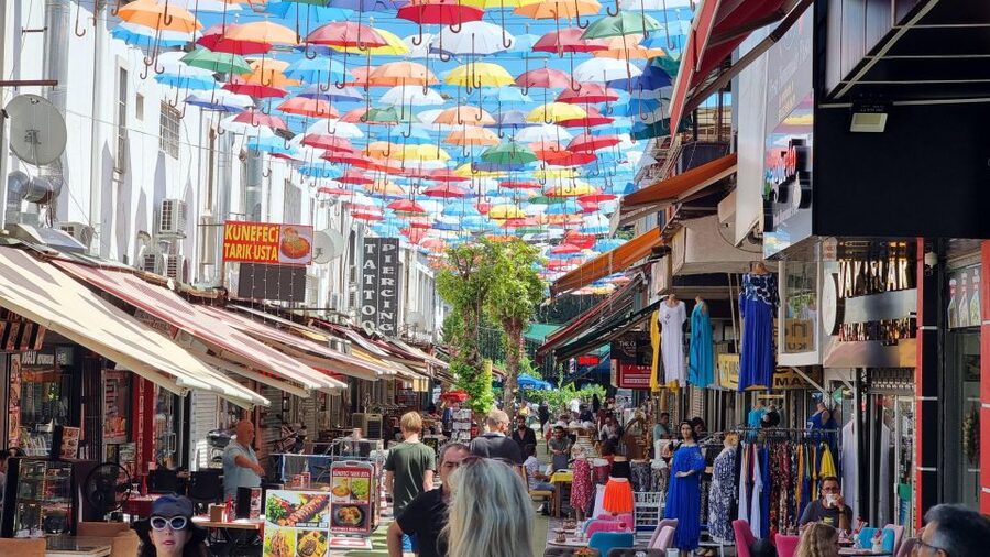 Antalya Photo Tour with Waterfalls, Old City & Boat Trip - Lunch on a Guided Day: Kebab Plates, Pizza, and Lahmacun