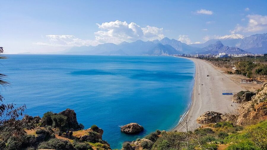 Antalya: Relax Boat Trip with Lunch to the Duden Waterfall - Languages and the Guide Experience