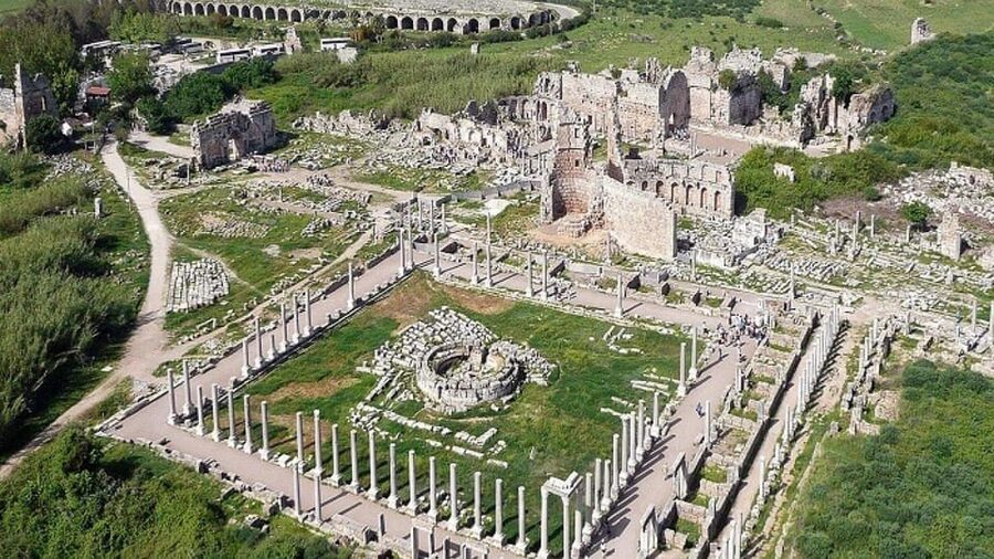 From Antalya: Day Tour of Ancient Roman Sites - Perge’s Roman city plan: what to look for and how long to let it land