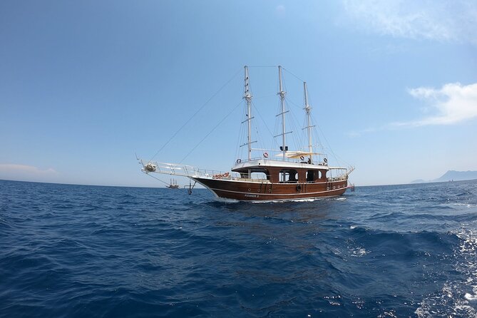 Kemer Bay Blue Cruise from Kemer - What the cruise feels like on the water: music, drifting, and coastline views