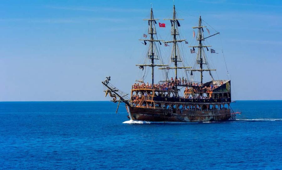 Kemer Pirate Boat Trip with Transfer - The Cruise Views: Mountains, Islands, and Tahtalı Mountain
