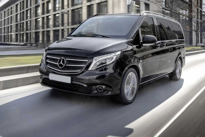 Private Arrival Transfer from Antalya Airport (AYT) to Alanya - The Car Ride: Air-Conditioned Comfort and Luggage Space