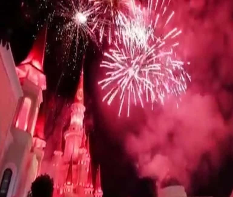 Side: Night Shows at The Land Of Legends with Transfer - Who this night show experience suits best
